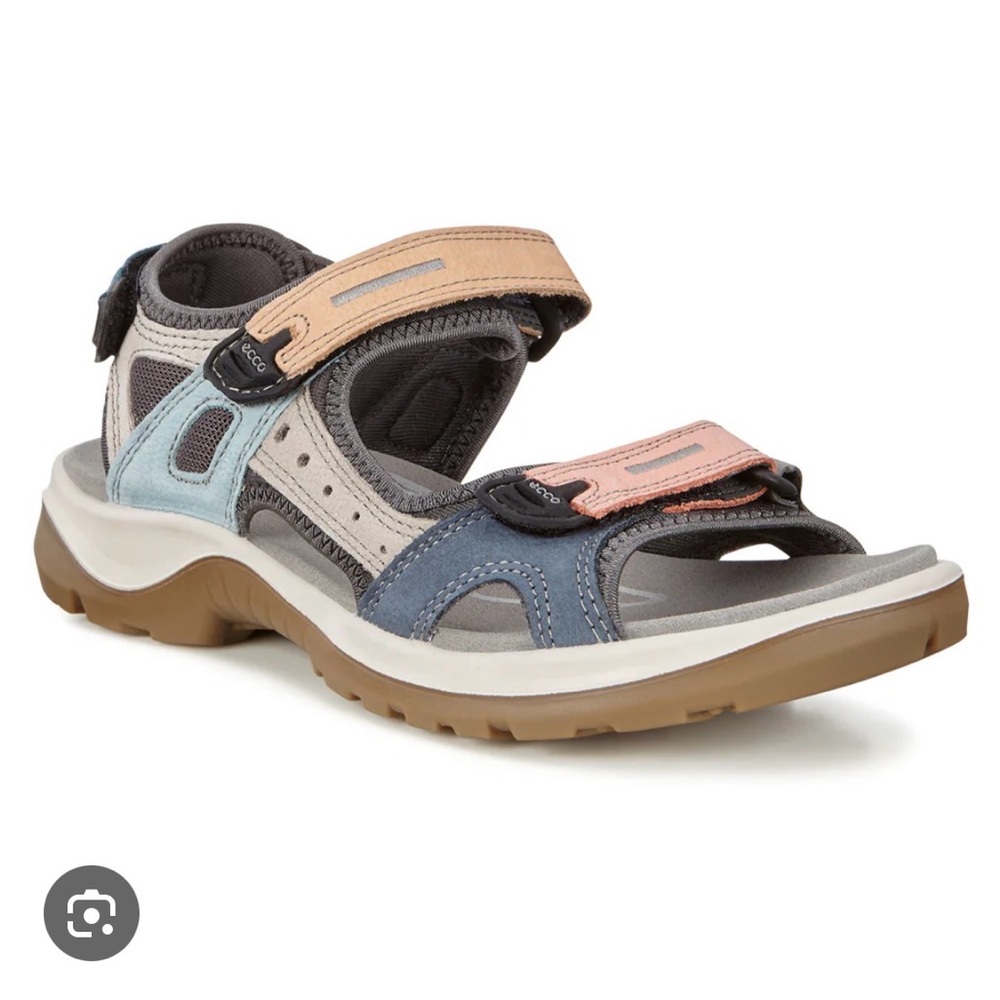 Ecco Women’s Yucatán Leather. Barely worn sandal.